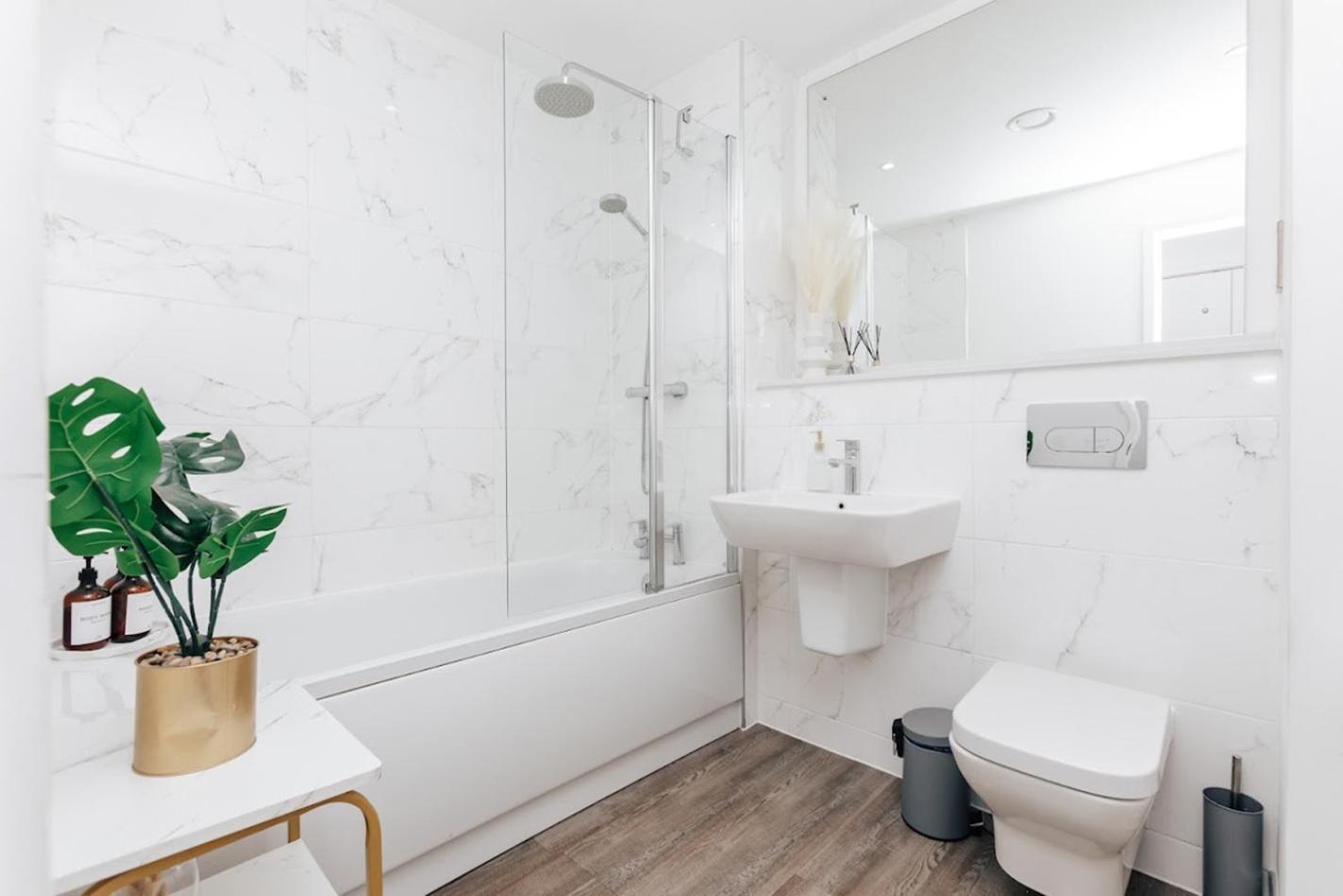 Luxury 2 Bedroom Apartment, Broad Street Birmingham Ngoại thất bức ảnh