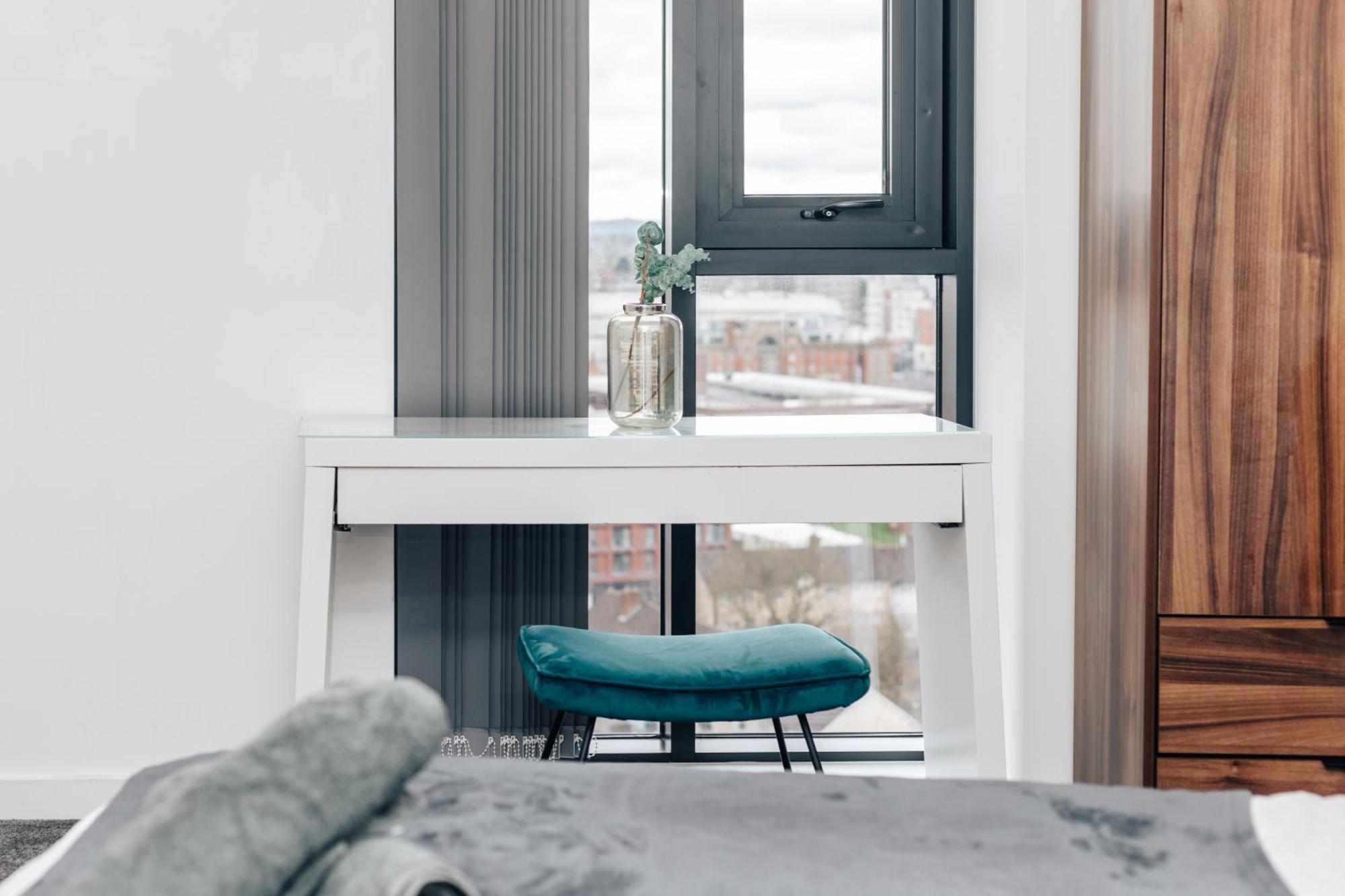 Luxury 2 Bedroom Apartment, Broad Street Birmingham Ngoại thất bức ảnh