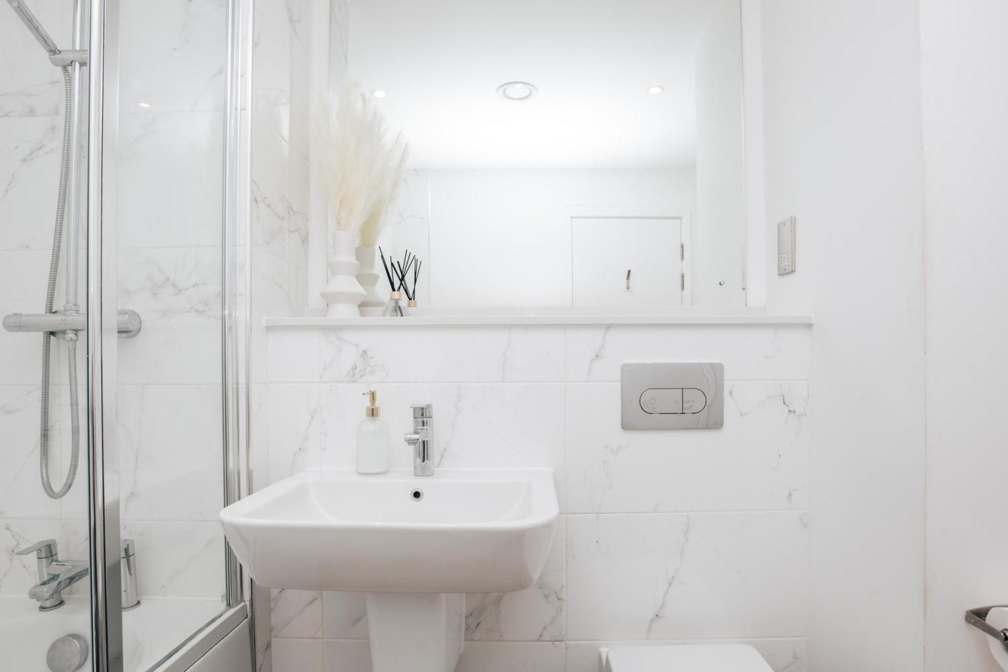 Luxury 2 Bedroom Apartment, Broad Street Birmingham Ngoại thất bức ảnh